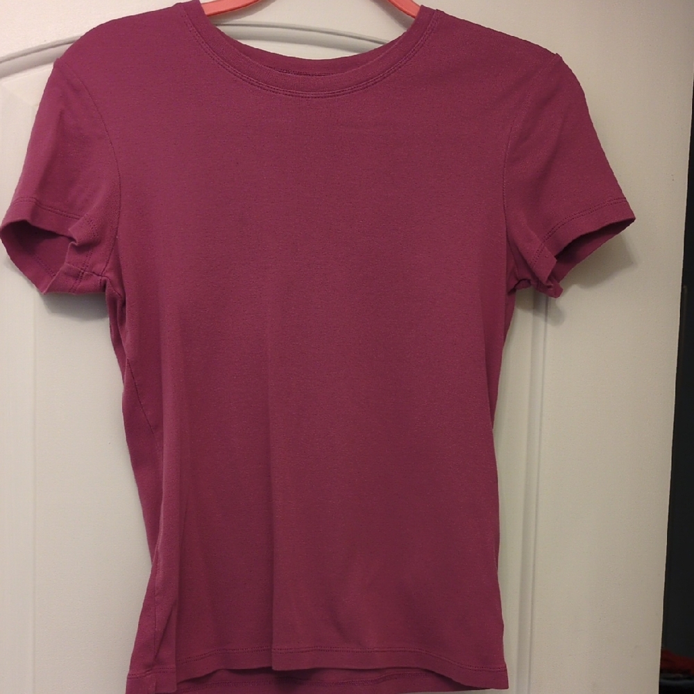Eddie Bauer Women's Short Sleeve Tee in Berry